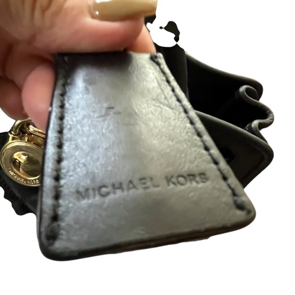 Michael Kors Hamilton
Satchel Center Quilt Black Gold Lock n Key Purse Handbag - Picture 7 of 16